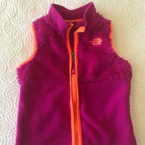 🧡💓Toddler Girls The North Face vest (4T) 💓🧡